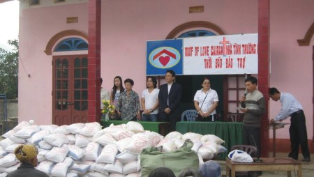 2011 – Từ thiện tại Hà Tĩnh